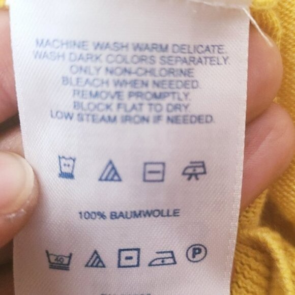 Lands' End | Men's Yellow V-Neck Sweater (Size Medium) - Picture 4 of 8